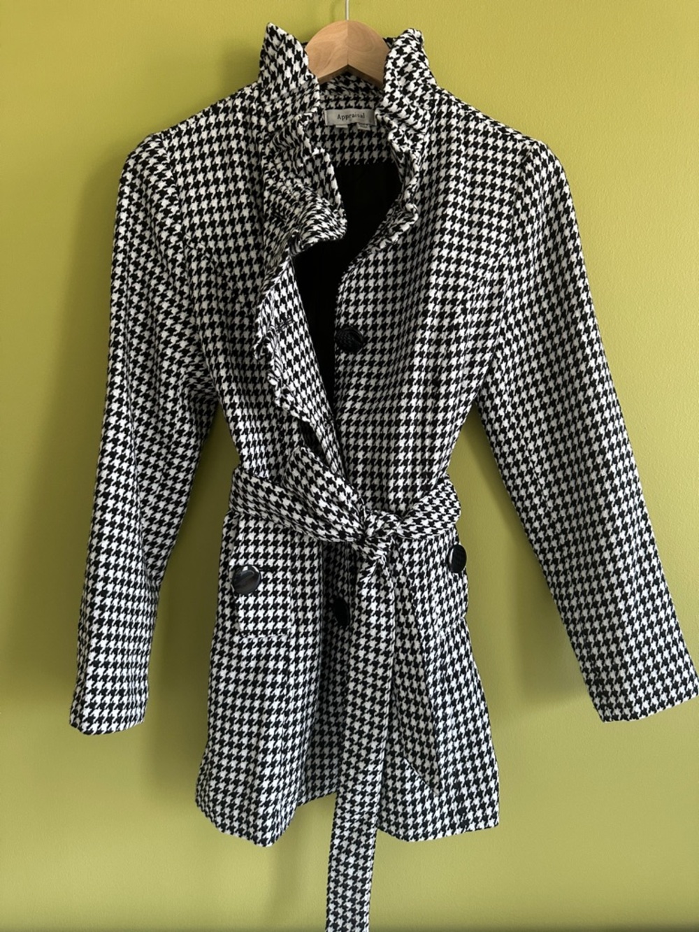 Houndstooth Ruffle Collar Belted Trench Coat - Black & White